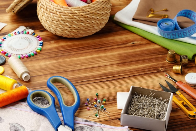 warsztat haftu z narzędziami